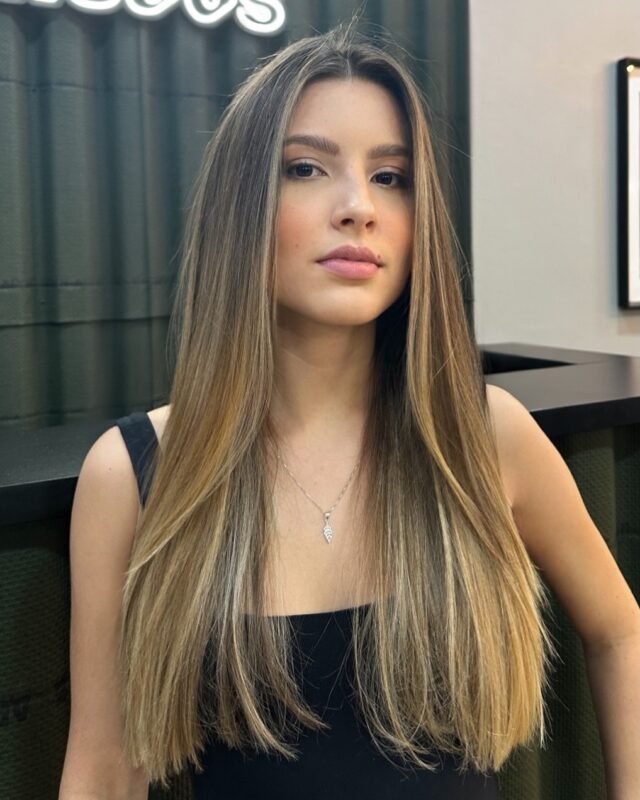 Esse resultado não é por acaso. É pura técnica e talento.

Salva pra referência ✨

 Agende: (19) 99660.6737 Campinas SP

👸 Somos especialistas em loiros perfeitos. @studioheadsoficial @laurosoares

#especialistaemloiros #loiracampinas #mechas #loirodossonhos