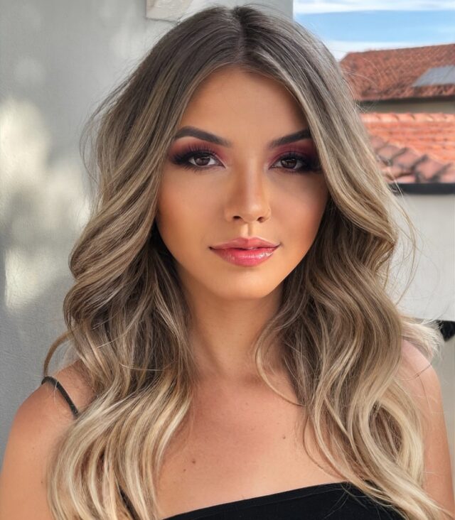 Esse loiro não pede atenção, ele prende o olhar.

Gostou? Siga para mais inspirações ✨
 Agende: (19) 99660.6737 Campinas SP

👸 Somos especialistas em loiros perfeitos. @studioheadsoficial @laurosoares

#loiros #loiraperfeita #loirodossonhos #loiracampinas #mechas
